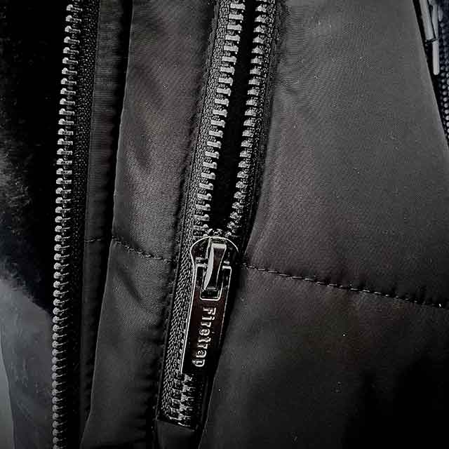 A zipper